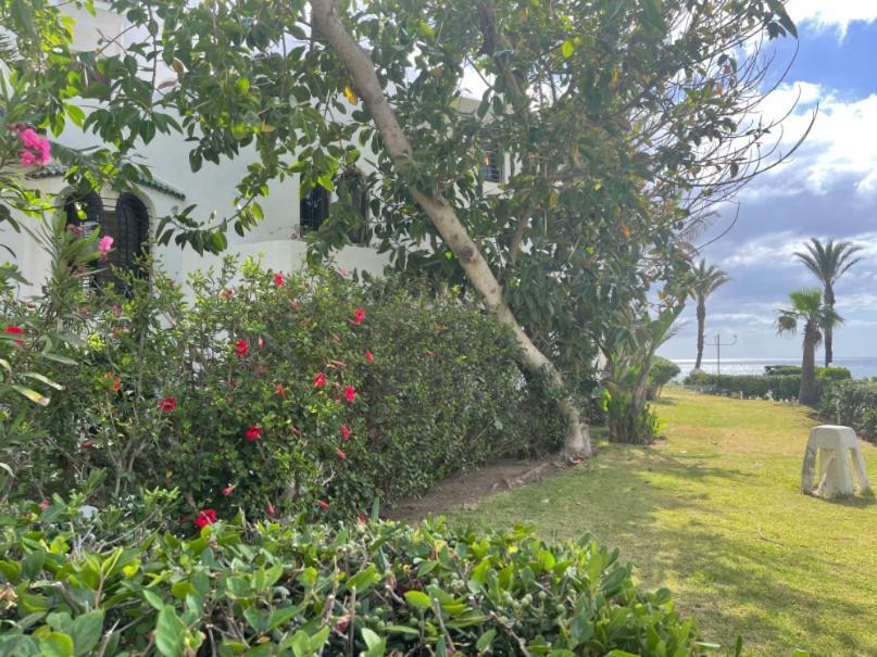Villa Eden Park Sur La Plage Fnideq Esterno foto
